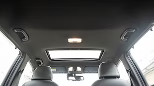 The electric single-pane sunroof adds brightness and an airy feel to the cabin, perfect for sunny days.