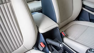 Ventilated front seats and panoramic sunroof in the top variant.